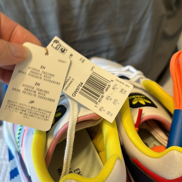 ADIDAS retro multi colored shoes - Picture 5 of 6